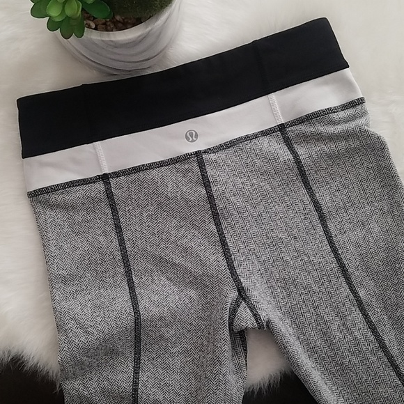 lululemon athletica Pants - Lululemon Skinny Groove Pant